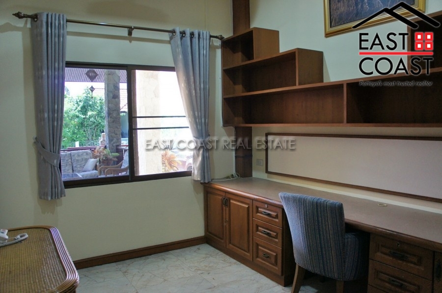 Pattaya Hill 1 15