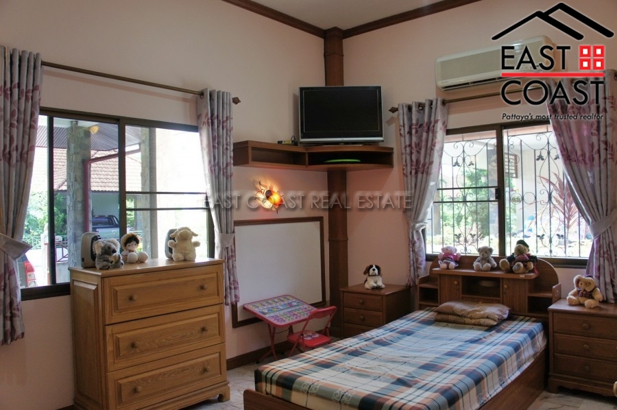 Pattaya Hill 1 16