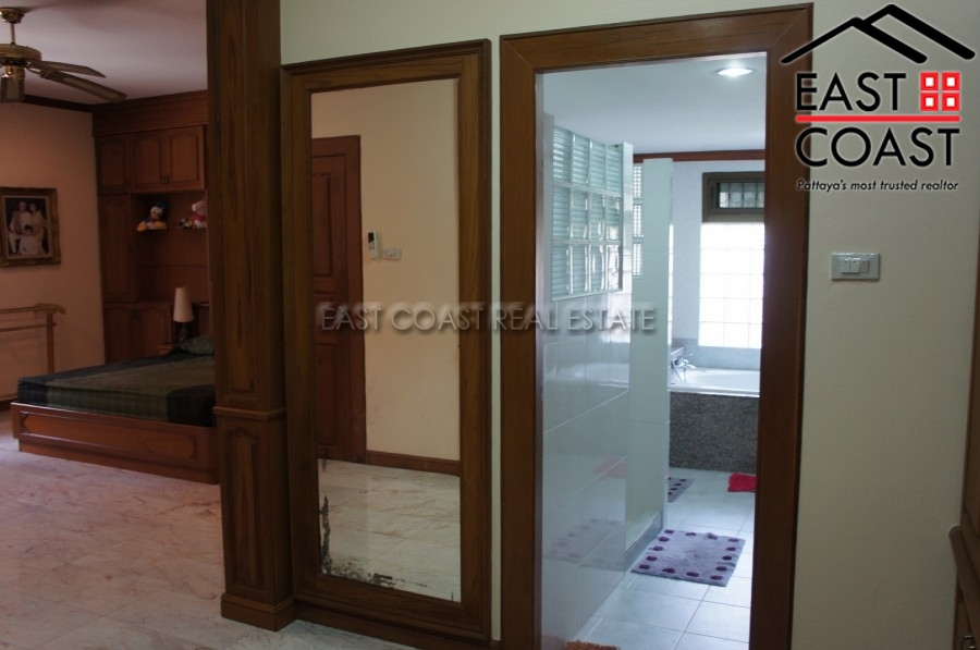 Pattaya Hill 1 26