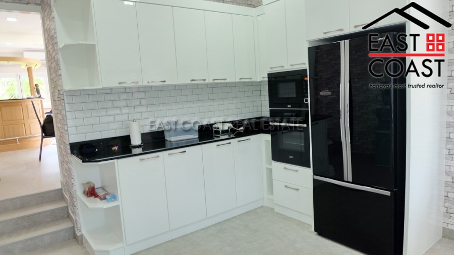 Private House At Bangsaray 18