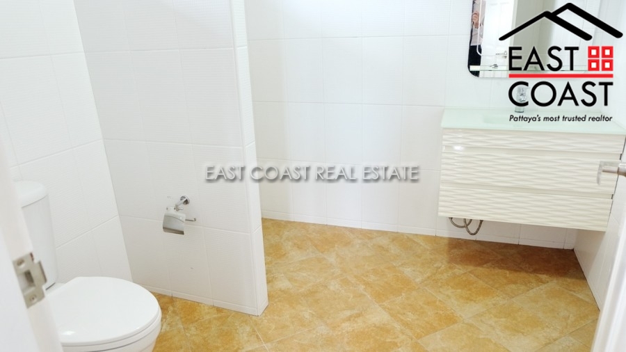 Private House At Bangsaray 29