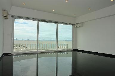 Jomtien Complex 11