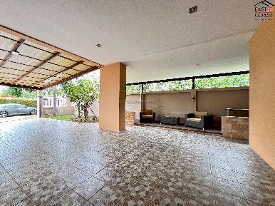 Lakeside Court 5 6