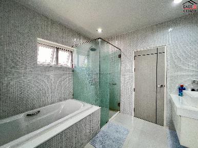 Lakeside Court 5 34