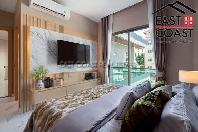 Luxury 4-Bedroom Pool Villa for Sale on Thappraya 8
