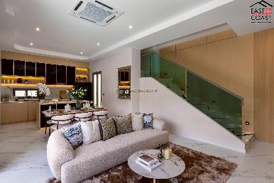 Luxury 4-Bedroom Pool Villa for Sale on Thappraya 17