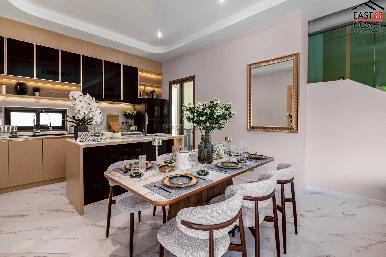 Luxury 4-Bedroom Pool Villa for Sale on Thappraya 18