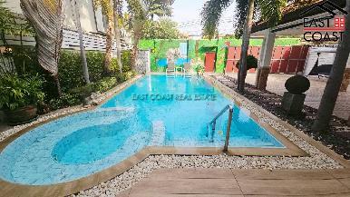 Pattaya Lagoon Pool Villa 1