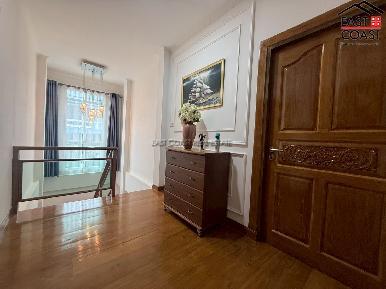 Private House 13