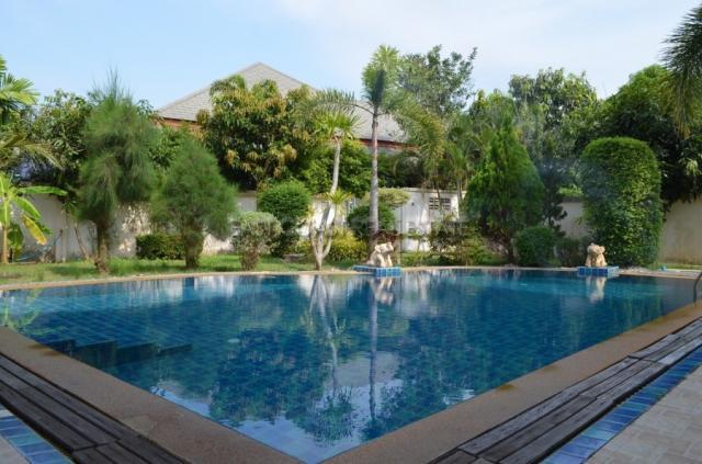 Baan Dusit Pattaya Lake