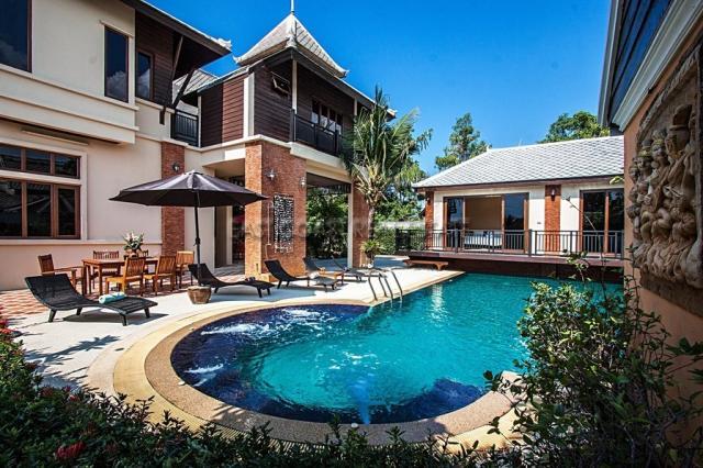 Beverly Thai House Pool Villa
