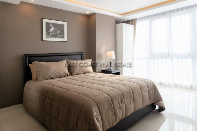 Grand Avenue Residence