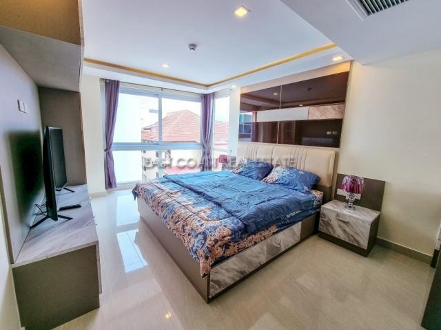 Grand Avenue Residence