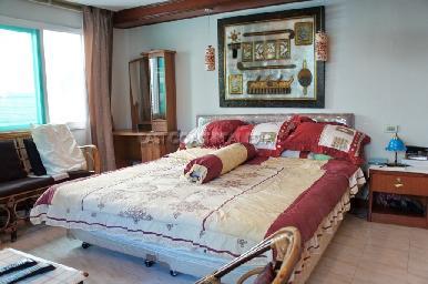 Highlander Bar & Guesthouse 12