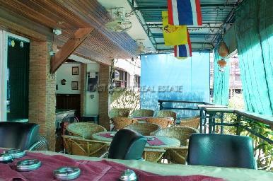 Highlander Bar & Guesthouse 4