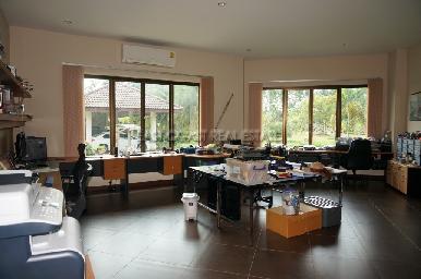 Huay Yai Manor House 17
