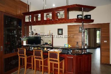 Huay Yai Manor House 14