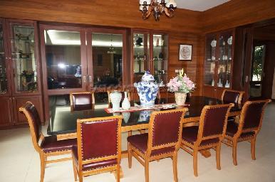 Huay Yai Manor House 13
