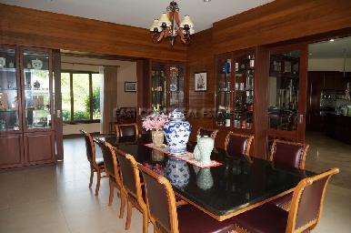 Huay Yai Manor House 11