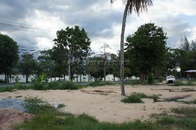 Lakefront land in Mabprachan 5