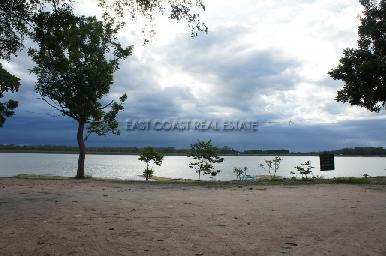 Lakefront land in Mabprachan 10