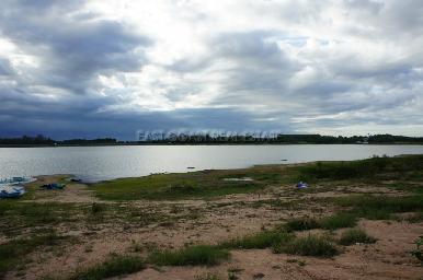 Lakefront land in Mabprachan 13