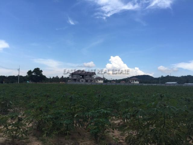 Land in Bang Saray