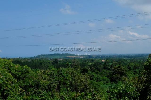 Land in Bang Saray