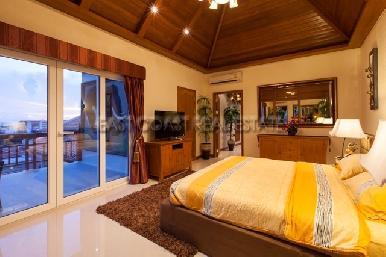 Luxurious Mansion with private pool 31