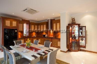 Luxurious Mansion with private pool 21