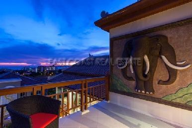 Luxurious Mansion with private pool 28