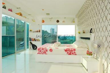 Park Royal 2 11