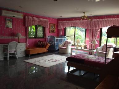 Pong House 13