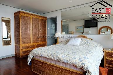 Royal Cliff 25