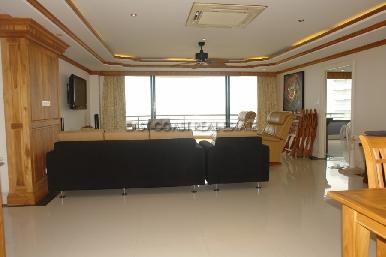 Royal Cliff 11