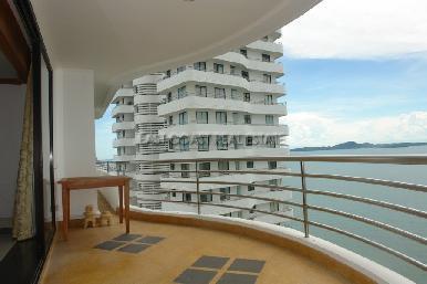 Royal Cliff 8