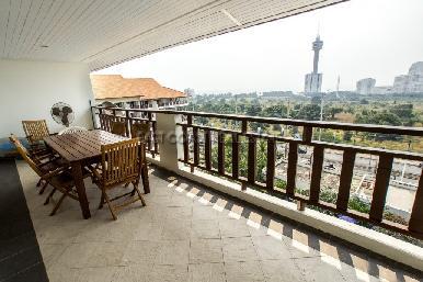 Royal Hill 12