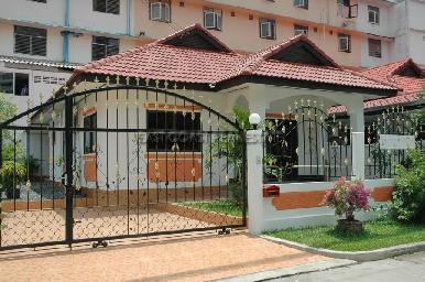 Royal Park Village 1