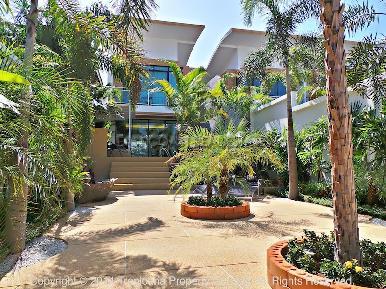 Tropicana Villa 8