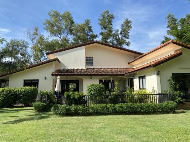 Silver Palm Villas 