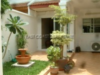 Garden Villa Houses For Sale in  Pratumnak Hill