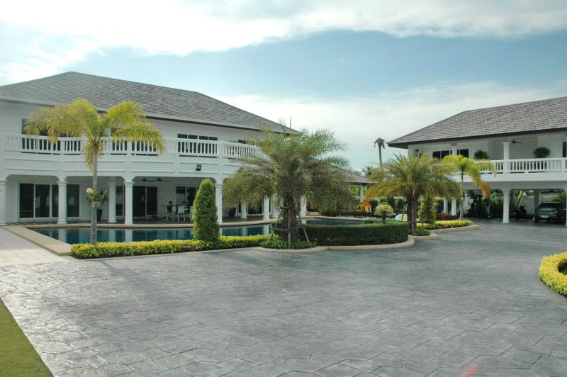 Country Estate 1