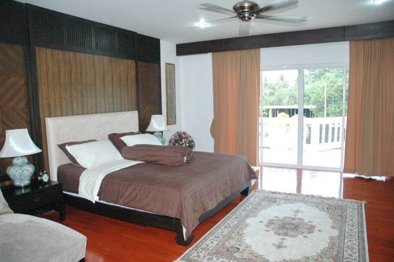 Country Estate 4