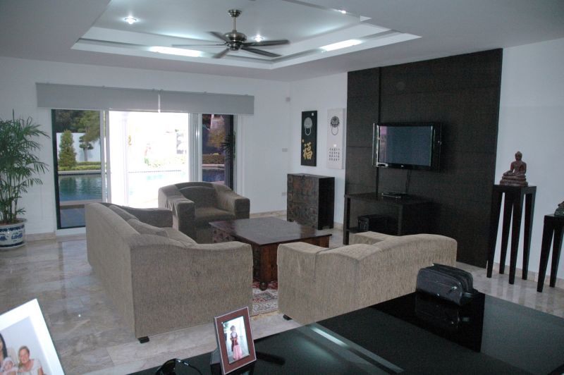 Country Estate 6