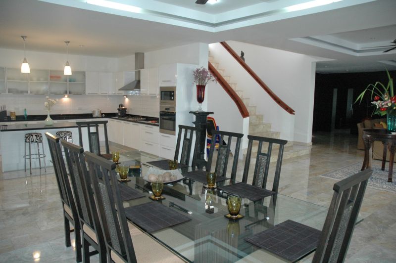 Country Estate 8