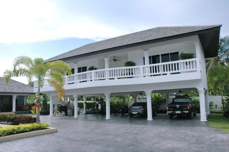 Country Estate 12