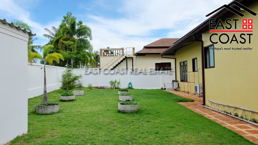 Grand Garden Home House in South Jomtien House For Sale