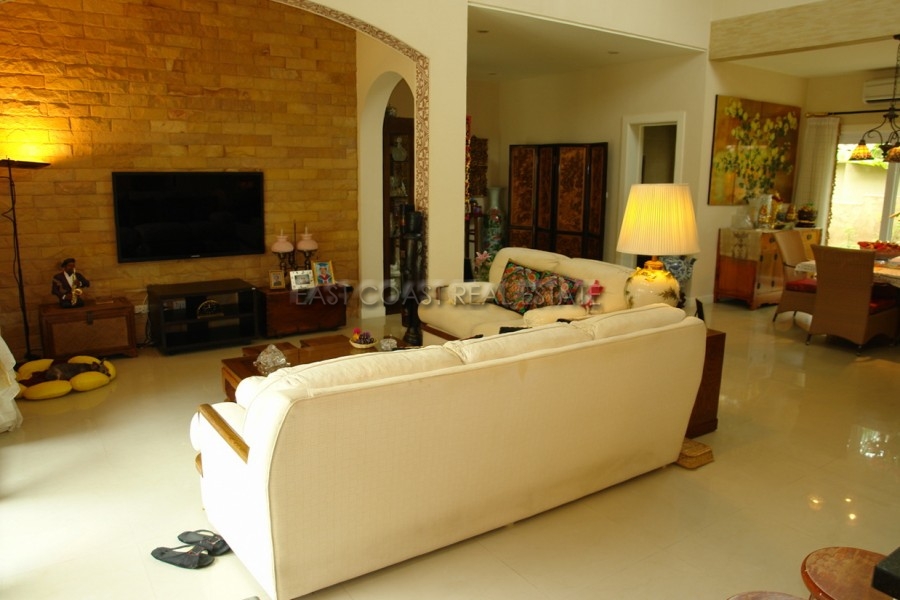 Silk Road Place 14