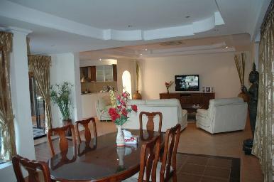Freeway Villa 6