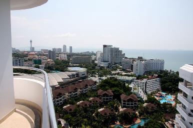 Royal Cliff 14